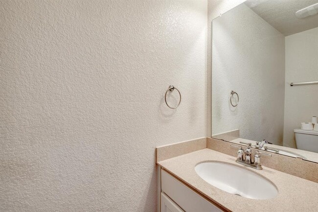 Building Photo - 13603 Abraham Lincoln St