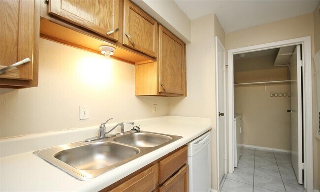 Building Photo - 8787 Brae Acres Rd