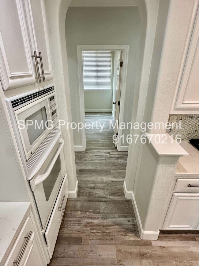 Building Photo - 5755 Bridgecross Dr