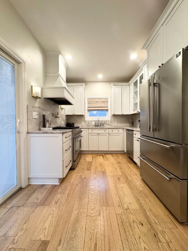 Building Photo - 1882 W 44th St