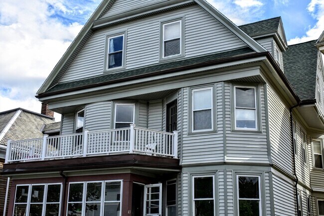 Primary Photo - 43 Oakview Terrace