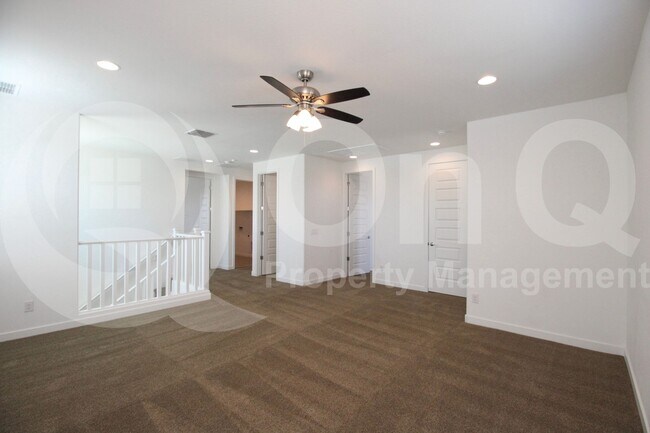 Building Photo - 2438 E Warbler Rd