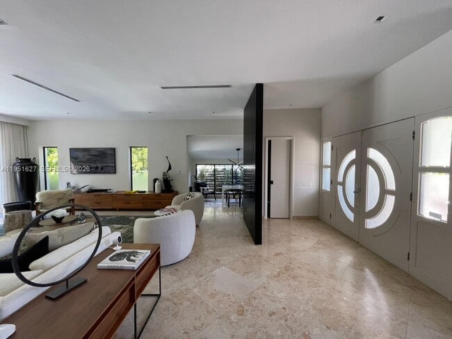 Building Photo - 1443 W 21st St