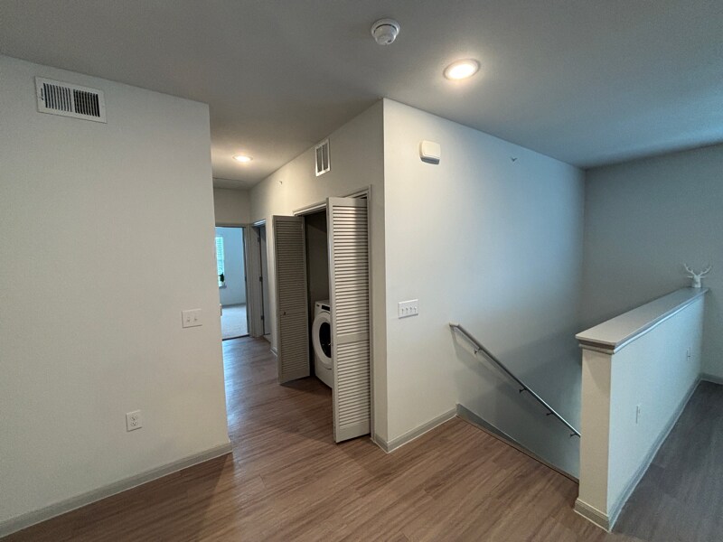 Building Photo - 950 FM2001