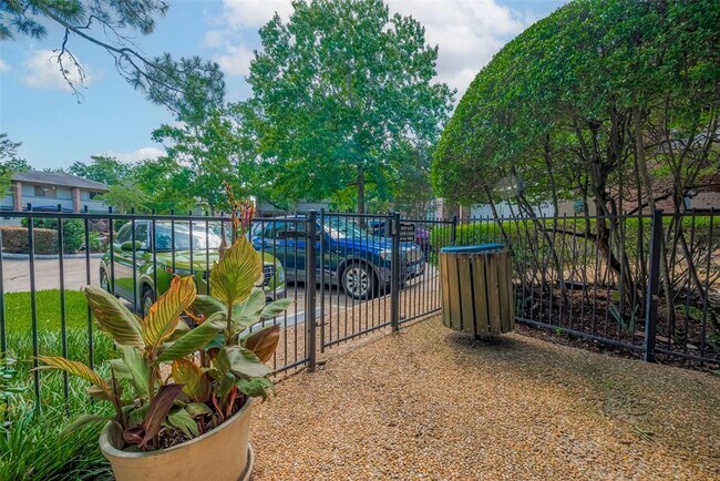 Building Photo - 6429 Bayou Glen Rd
