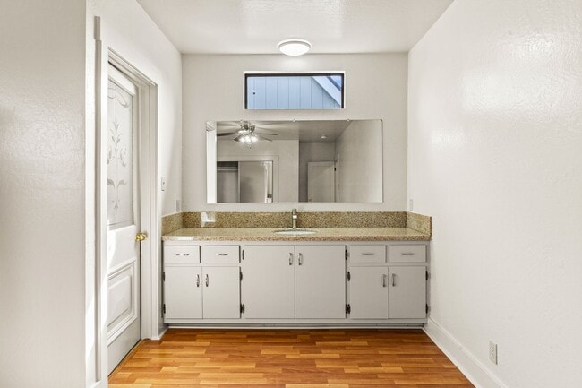 Building Photo - Beautiful Spacious 3 Bedroom Home w/ Brand...