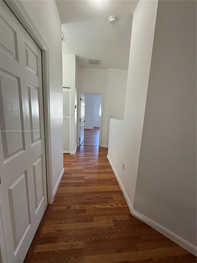 Building Photo - 1540 NW 45th St