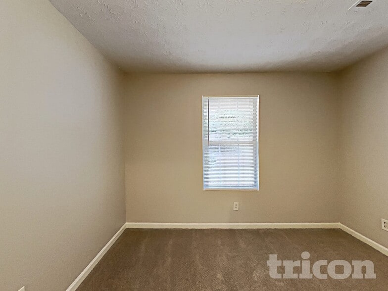 Building Photo - 1124 Patriot Cir