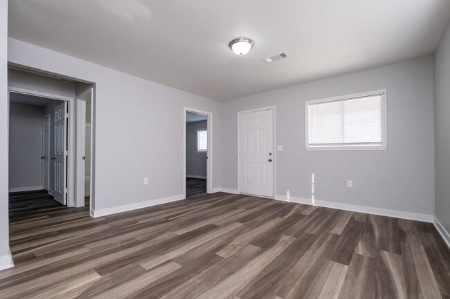 Building Photo - 1624-1626 Brown