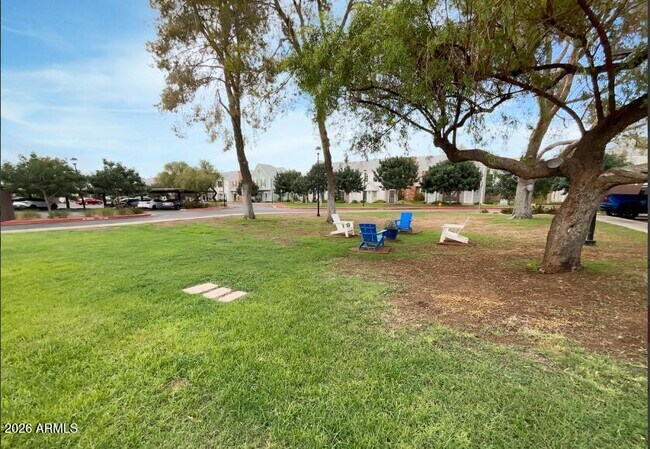 Building Photo - 1601 N Saba St