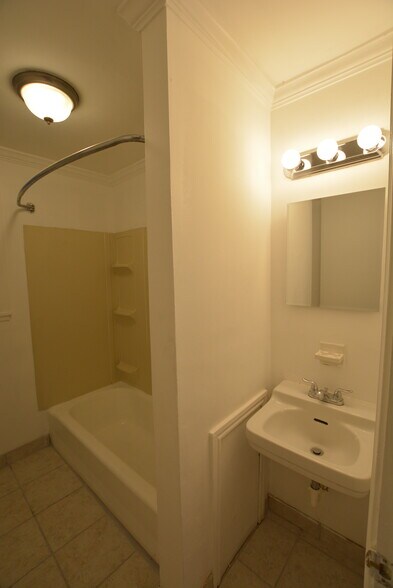 bath - 212 West St