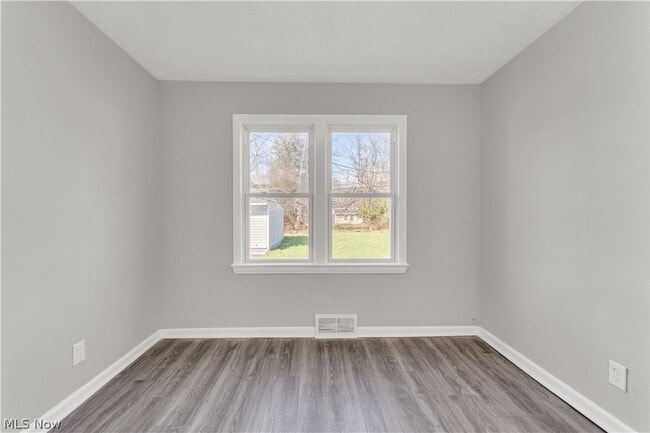 Building Photo - 2521 Greenvale Rd