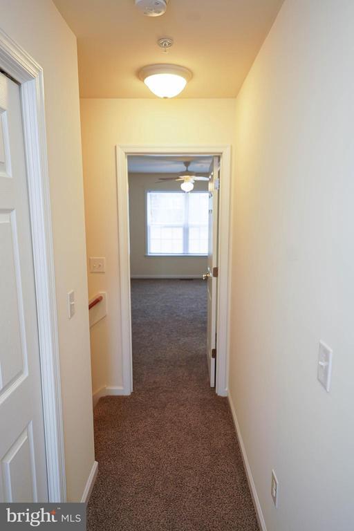 Building Photo - 439 Parkview Ct