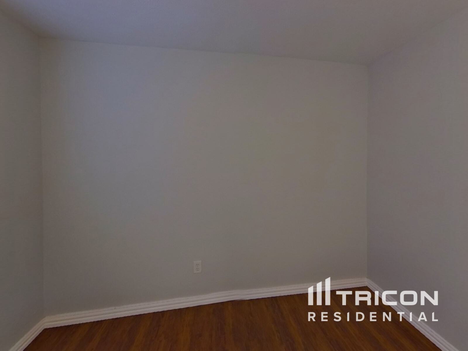 Building Photo - 126 Tharp St