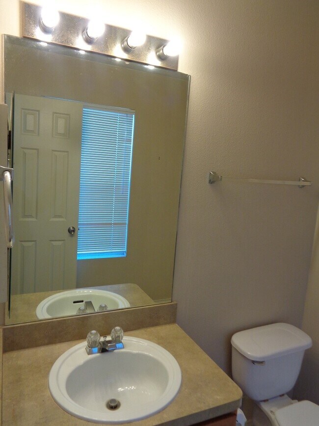 Building Photo - 23624 Wildwood Green Way