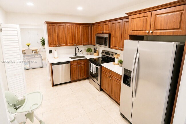 Building Photo - 8381 SW 148th Ave
