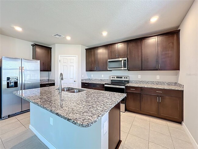 Building Photo - 5251 Meredrew Ln