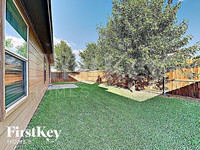 Building Photo - 12640 Shady Cedar Dr