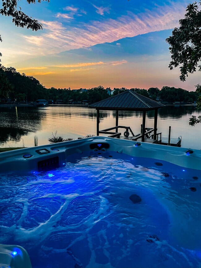 Building Photo - 16920 Landover Rd