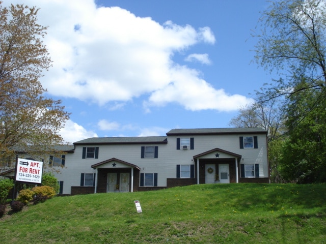 Primary Photo - 457 E Main St