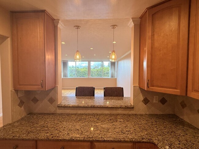 Building Photo - 200 Elm St