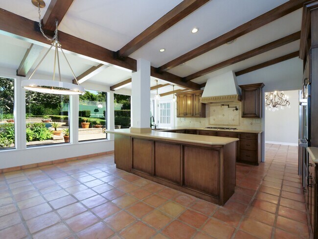 Building Photo - 1804 Paseo Del Mar