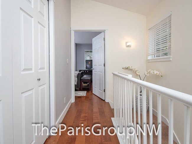 Building Photo - Exceptional Kirkland TH – Gorgeous Upgrade...