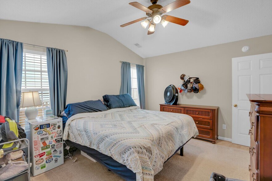 Building Photo - 129 Merowey Ct