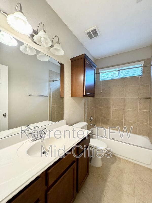 Building Photo - 8608 Newcastle Bend