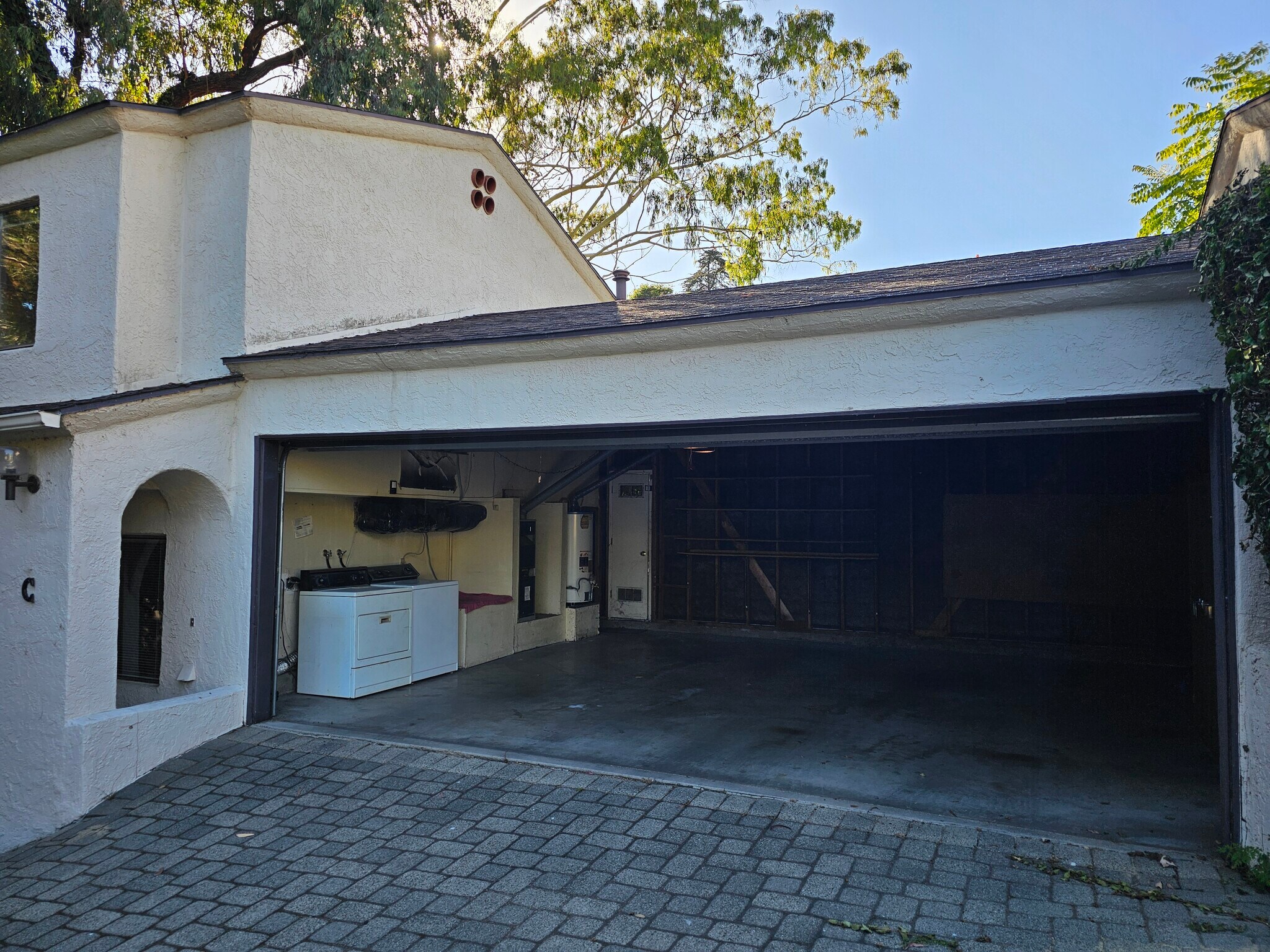 Building Photo - 1615 Olive St