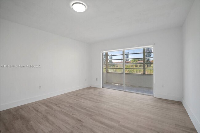 Building Photo - 2800 NE 203rd St
