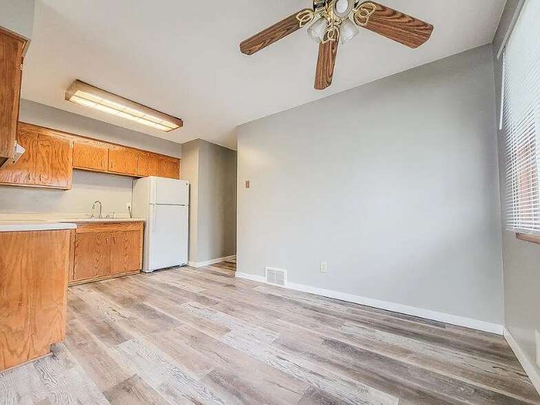 Building Photo - 5723 Quincy St