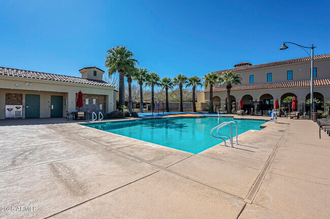 Building Photo - 3142 N Clanton St