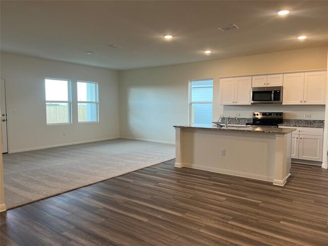 Building Photo - 124 Rother Pl