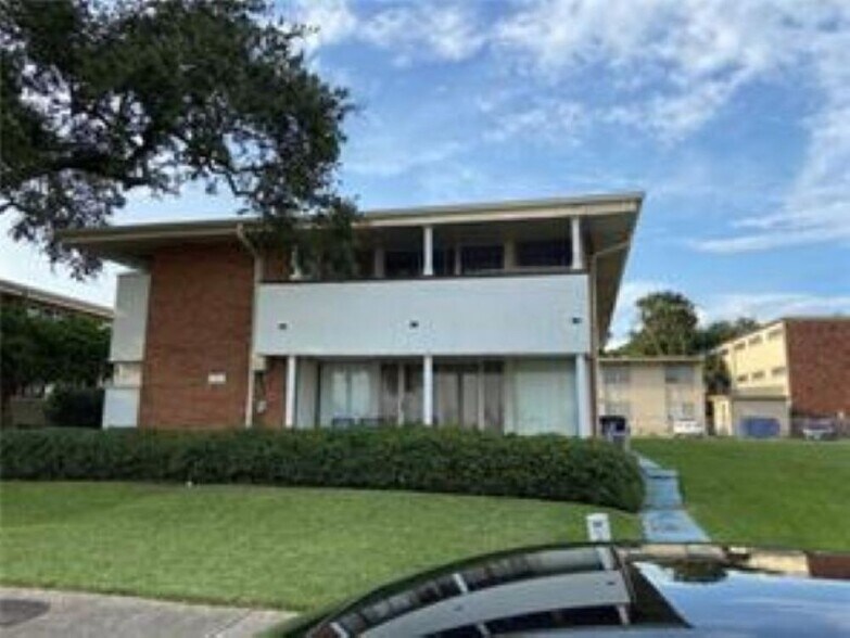 247 Opal Unit B - 247 Opal St