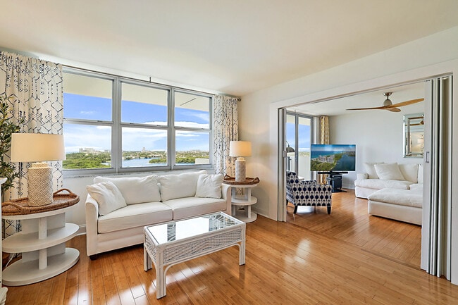 Building Photo - 2121 N Ocean Blvd