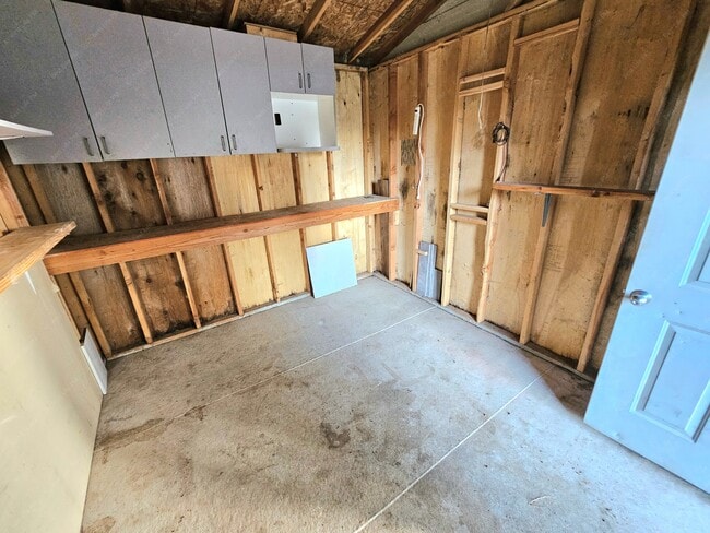 Building Photo - 5660 SE 125th Ave