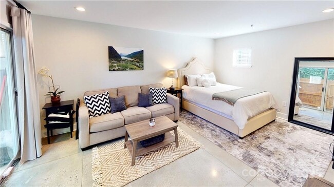 Building Photo - 2058 Atherton Heights Ln