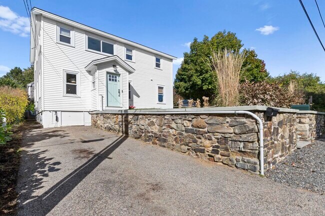 Primary Photo - 16 Oceanview Ave