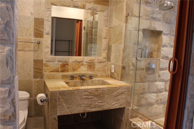 Building Photo - 11 Starshine