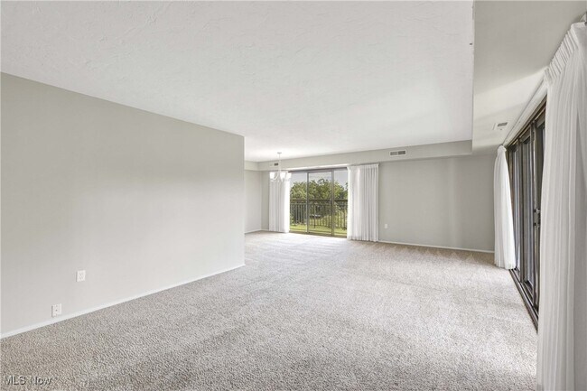 Building Photo - 12550 Lake Ave