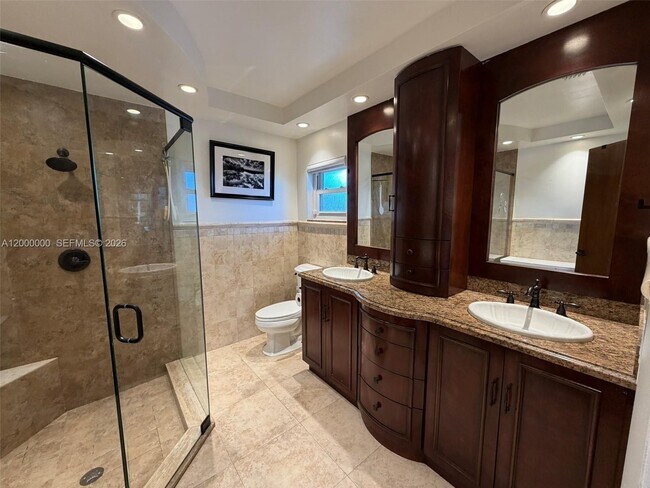 Building Photo - 5704 SW 116th Ave