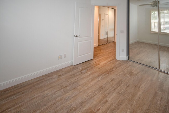 Building Photo - 327 Salinas Dr