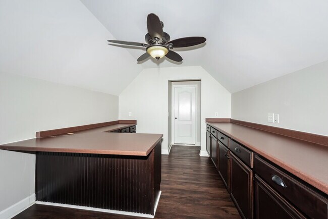 Building Photo - 3306 Hamberton Cir