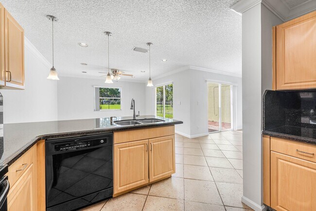 Building Photo - 3256 Commodore Ct