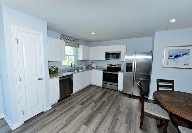 Building Photo - Model Home!