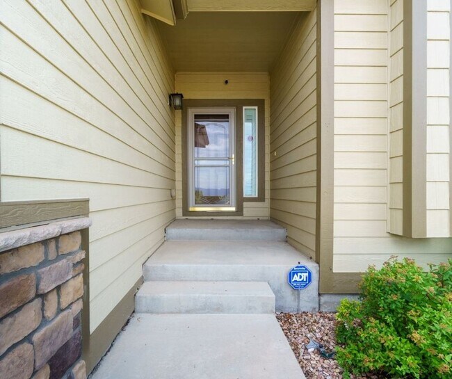 Building Photo - Move in ready home on Kettle Drum