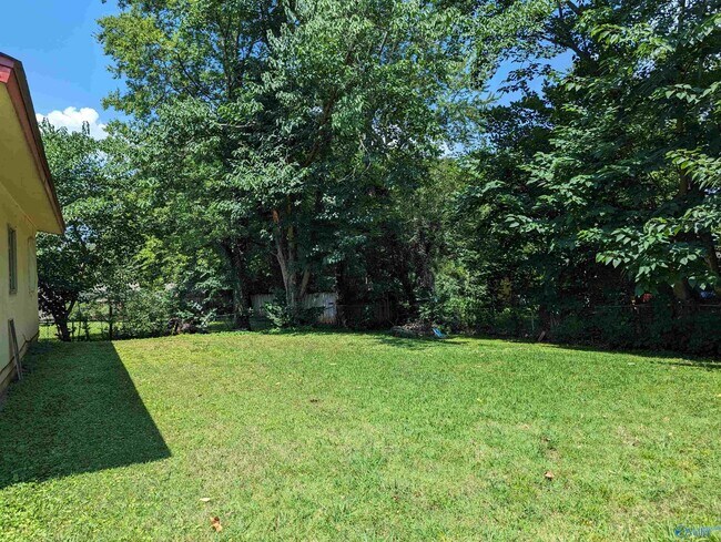 Building Photo - 2106 Griffith Dr NW