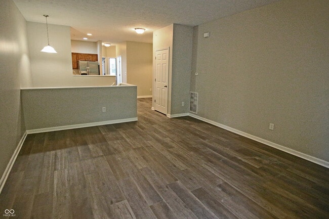 Building Photo - 6585 Reserve Dr