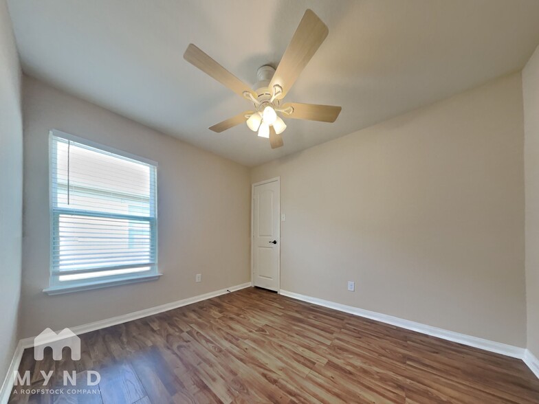 Building Photo - 1680 Amy Dr